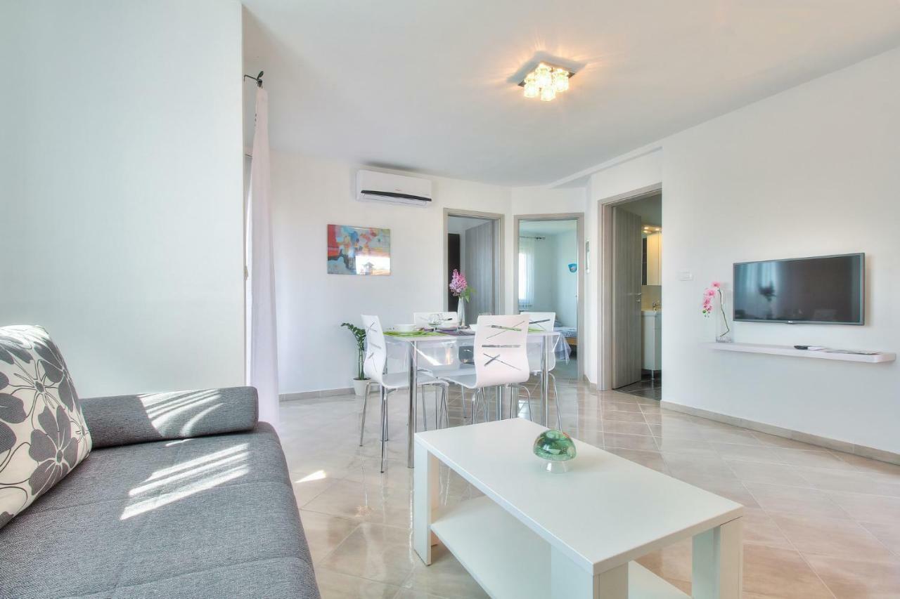 Apartments Antunovic Umago Exterior foto